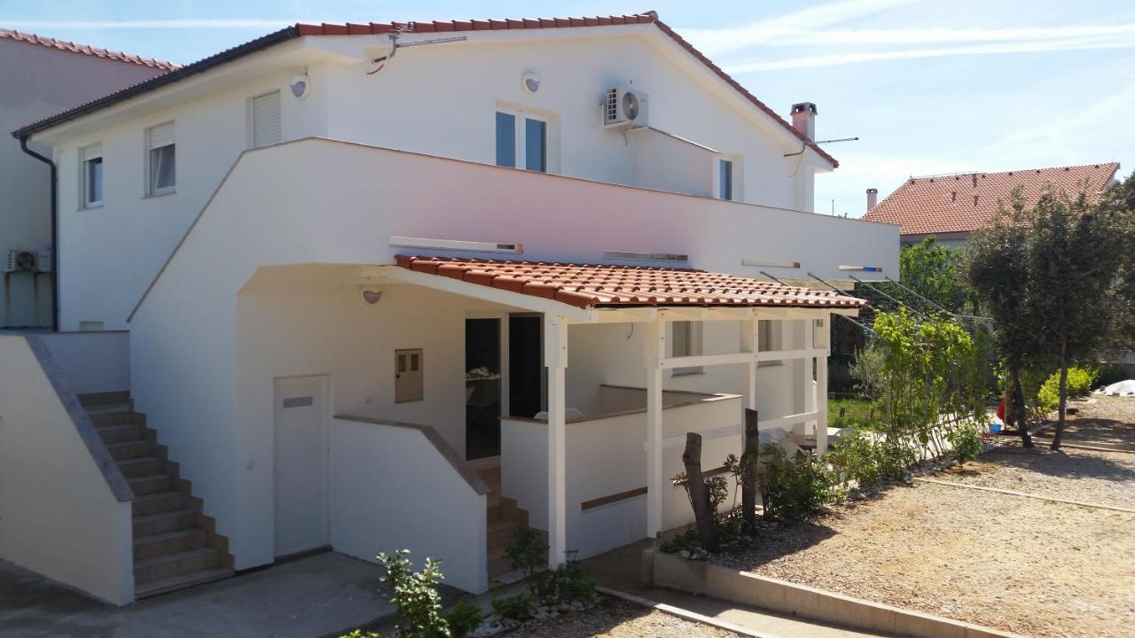 Apartments Maretic Mandre Bagian luar foto
