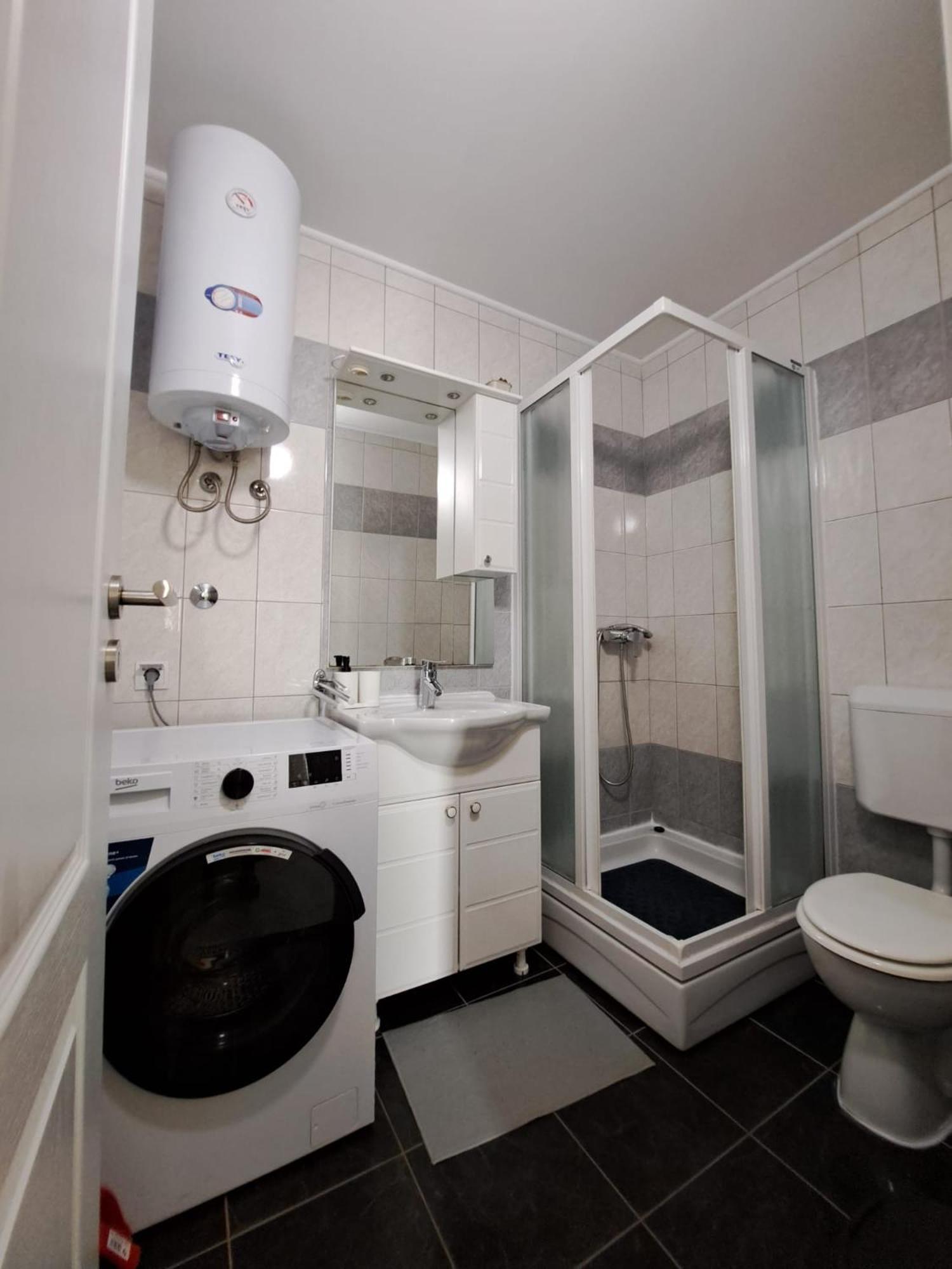 Apartments Maretic Mandre Bagian luar foto