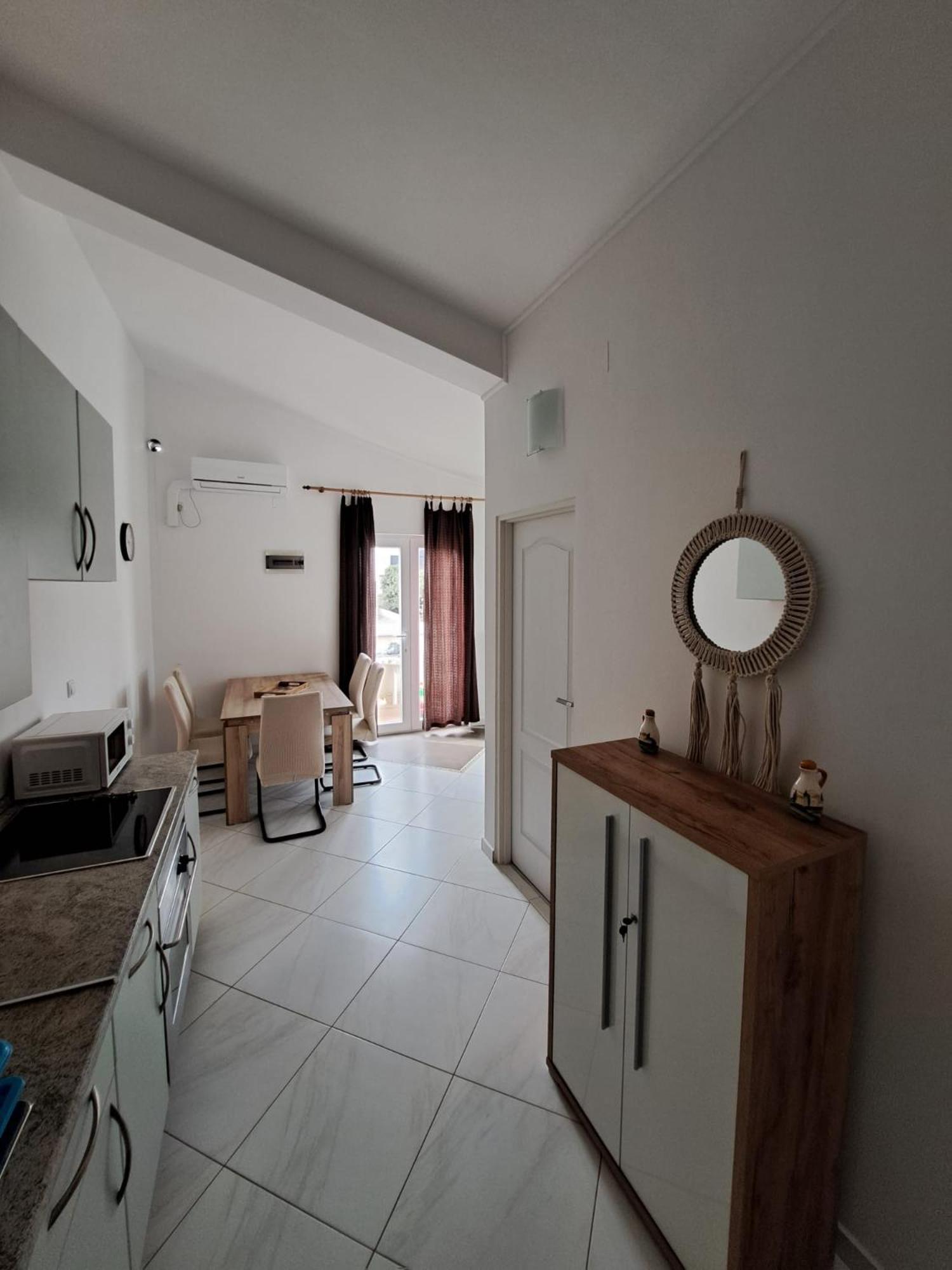 Apartments Maretic Mandre Bagian luar foto