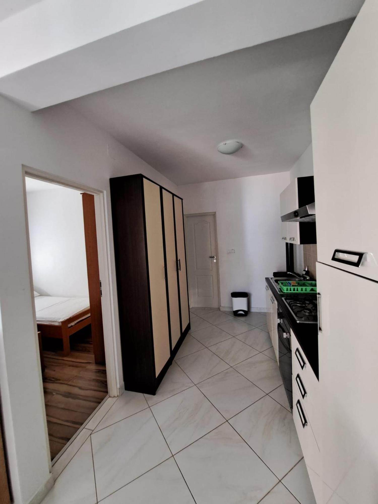 Apartments Maretic Mandre Bagian luar foto